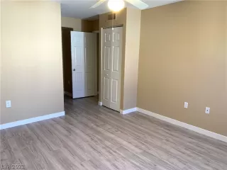 Photo #6: 2333940 Listing 