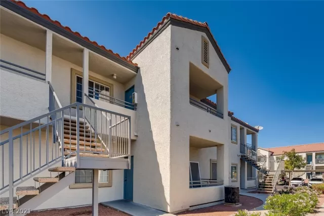 MLS: 2333943 Condo For Sale