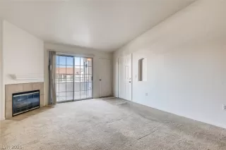 Photo #5: 2333943 Listing