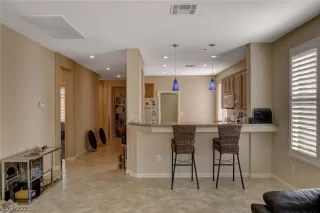 Photo #3: 2333945 Listing 