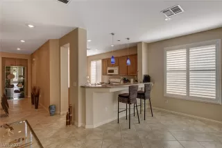 Photo #4: 2333945 Listing 