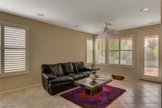 Photo #5: 2333945 Listing 