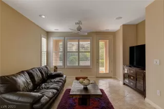 Photo #6: 2333945 Listing 