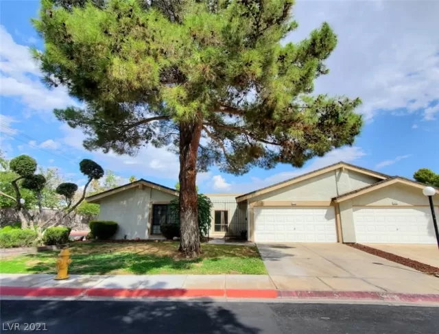 MLS: 2333954 Condo For Sale