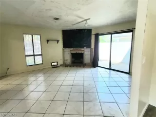 Photo #2: 2333954 Listing 