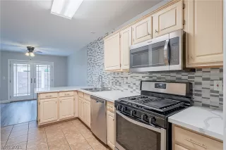 Photo #1: 2333965 Listing