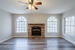 Photo #2: 2333965 Listing