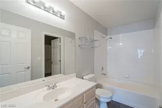 Photo #3: 2333965 Listing