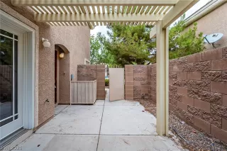 Photo #4: 2333965 Listing