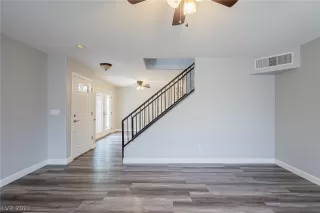 Photo #6: 2333965 Listing