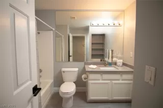 Photo #5: 2333967 Listing 