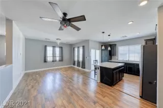 Photo #2: 2333975 Listing 