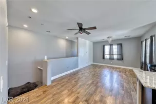 Photo #3: 2333975 Listing 