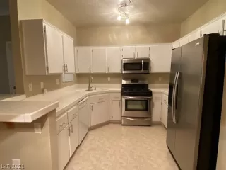 Photo #3: 2333992 Listing