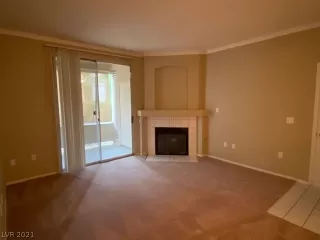 Photo #4: 2333992 Listing