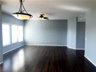 Photo #4: 2334012 Listing 