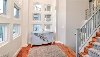 Photo #4: 2334029 Listing 