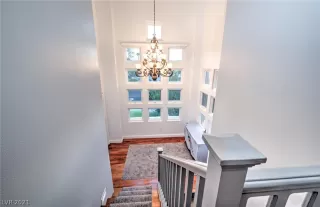 Photo #5: 2334029 Listing 