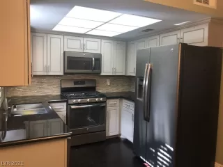 Photo #3: 2334030 Listing 