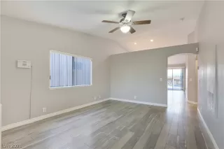 Photo #5: 2334045 Listing 