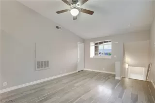 Photo #6: 2334045 Listing 