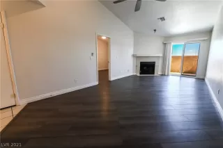 Photo #5: 2334058 Listing