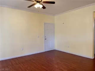 Photo #3: 2334059 Listing