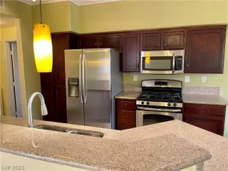 Photo #6: 2334059 Listing