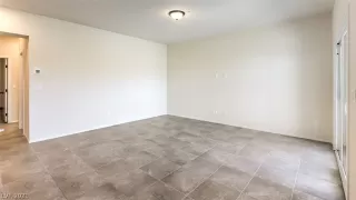 Photo #6: 2334061 Listing