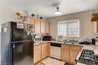 Photo #6: 2334082 Listing