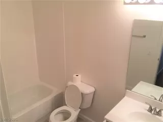 Photo #5: 2334101 Listing 