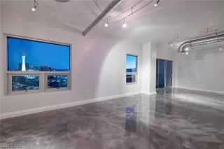 Photo #2: 2334110 Listing