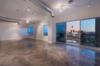 Photo #4: 2334110 Listing