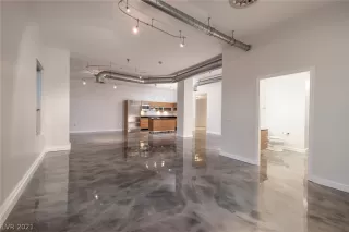 Photo #5: 2334110 Listing