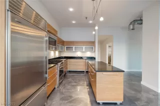 Photo #6: 2334110 Listing