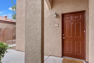 Photo #3: 2334126 Listing