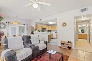 Photo #6: 2334126 Listing