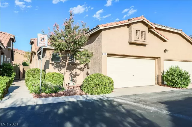 MLS: 2334133 Condo For Sale