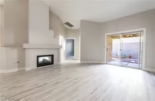 Photo #1: 2334133 Listing 