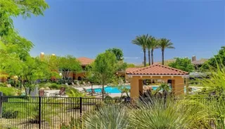 Photo #6: 2334138 Listing 