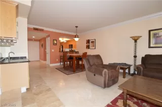Photo #4: 2334187 Listing 