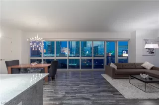 Photo #2: 2334196 Listing 