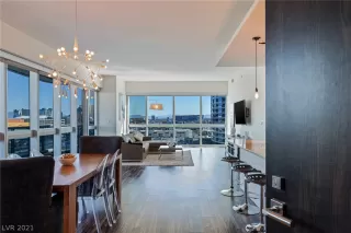 Photo #3: 2334196 Listing 