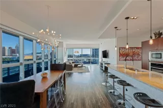 Photo #4: 2334196 Listing 