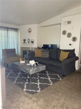 Photo #3: 2334204 Listing