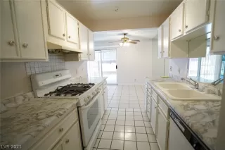 Photo #3: 2334268 Listing 