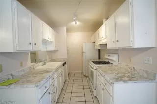 Photo #4: 2334268 Listing 