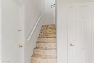 Photo #5: 2334312 Listing 