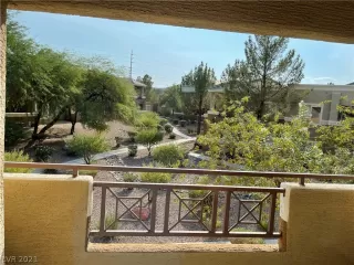 Photo #3: 2334316 Listing