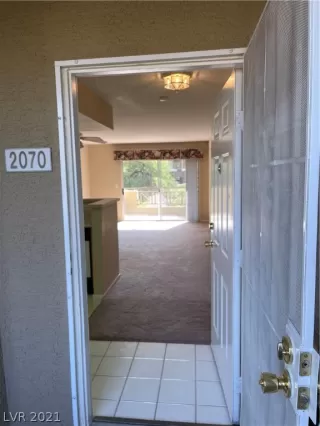 Photo #5: 2334316 Listing